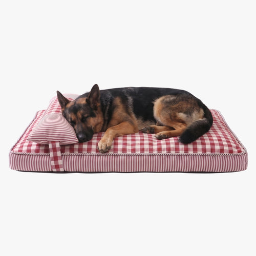 matelas-pour-chien-a-carreaux-avec-coussin-rouge