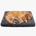 matelas-pour-chien-orthopedique-en-fourrure-gris-fonce