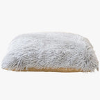 niche-en-fourrure-pour-chien-grise-coussin