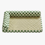 panier-angle-pour-chien-carreaux-dessus