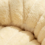 panier-pour-chien-donut-cotele-beige-closeup