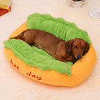 panier-pour-chien-hot-dog-moelleux-avec-coussin-amovible-situation-teckel