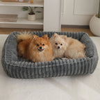 panier-pour-chien-moelleux-rectangulaire-cotele-situation-gris