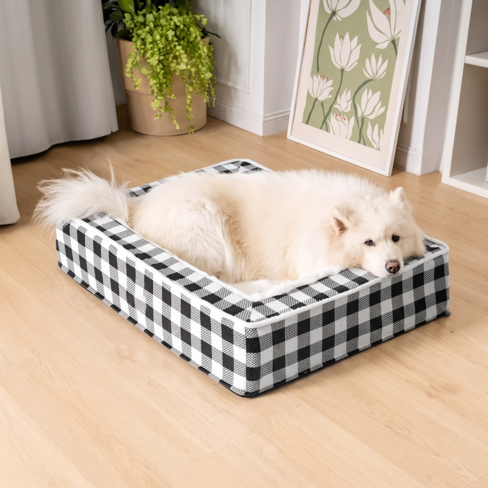 panier-pour-chien-rectangulaire-carreaux-anti-stress-interieur-fourrure-situation-noir