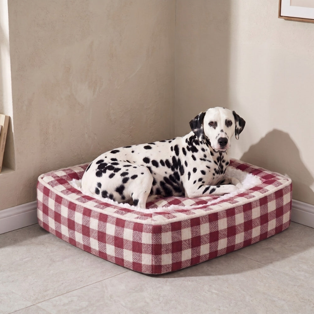 panier-pour-chien-rectangulaire-carreaux-anti-stress-interieur-fourrure-situation-rouge