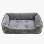 panier-pour-chien-rectangulaire-gris-rebords-vide