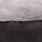panier-pour-chien-rond-avec-couverture-gris-closeup