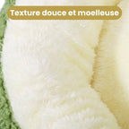 panier-pour-chien-semi-ferme-rond-grenouille-en-velours-closeup-texture