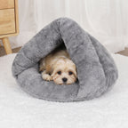 panier-pour-petit-chien-chausson-moelleux-gris-situation