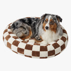 panier-rond-pour-chien-donut-carreaux-marron