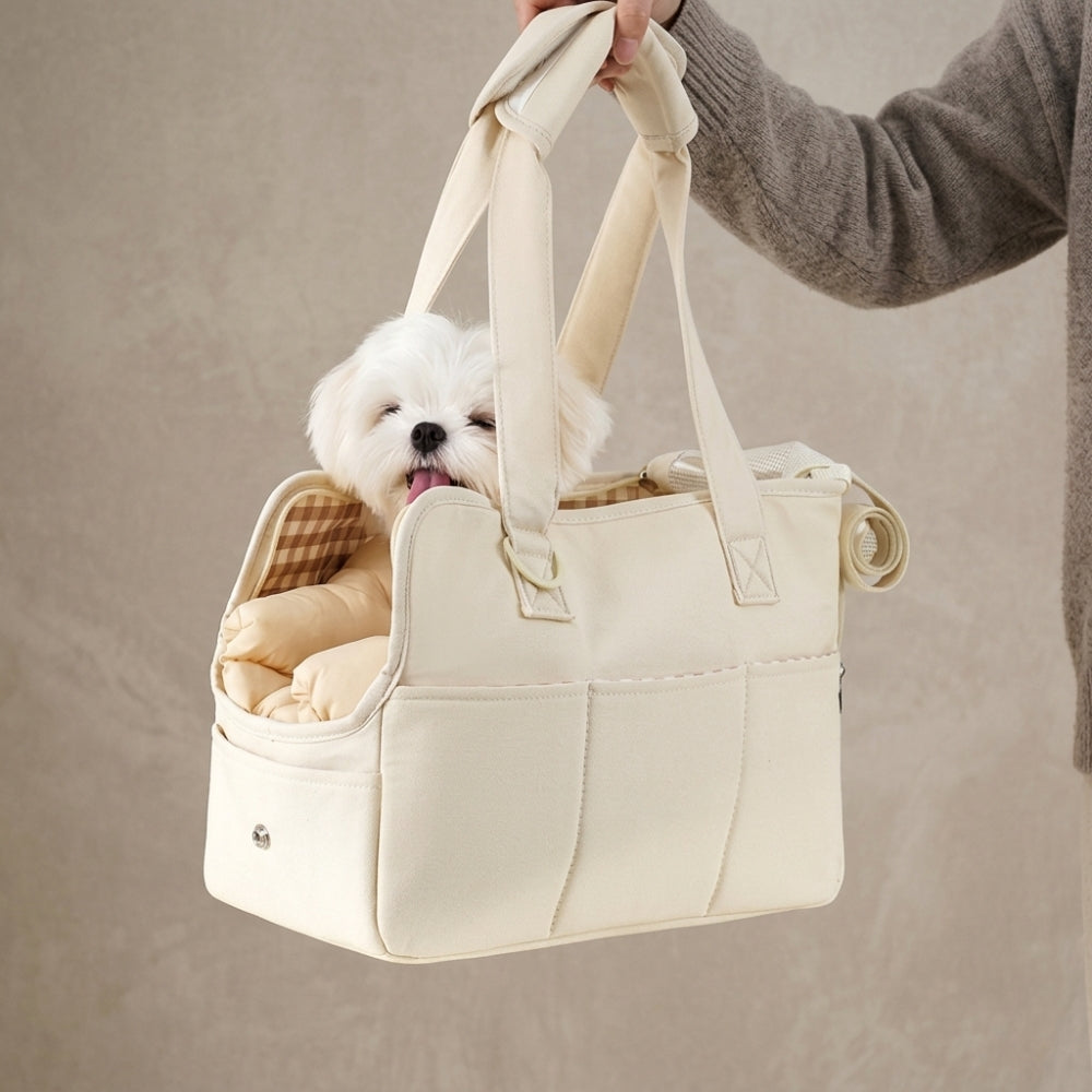 sac-a-main-de-transport-pour-chien-beige-main