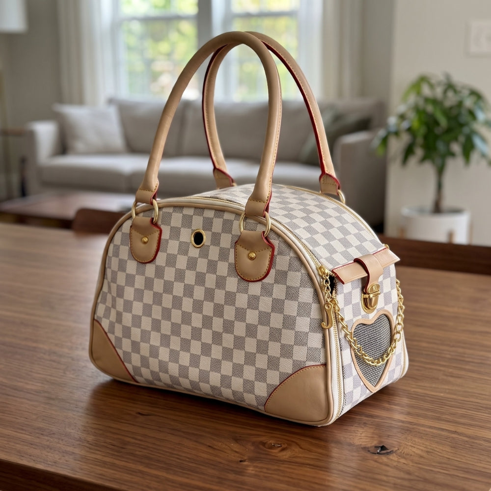 sac-a-main-pour-chien-a-motifs-blanc-situation-table