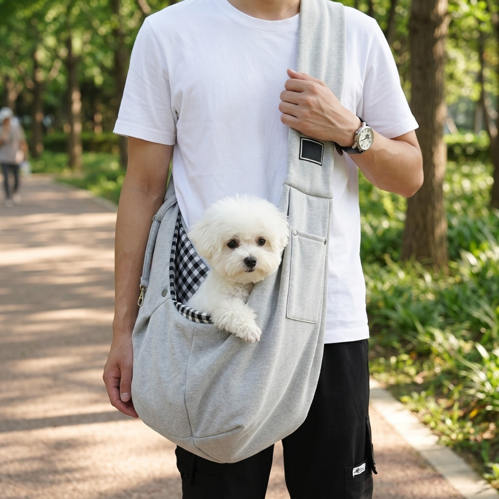 sac-de-transport-bandouliere-pour-chien-souple-10-kg-gris-situation