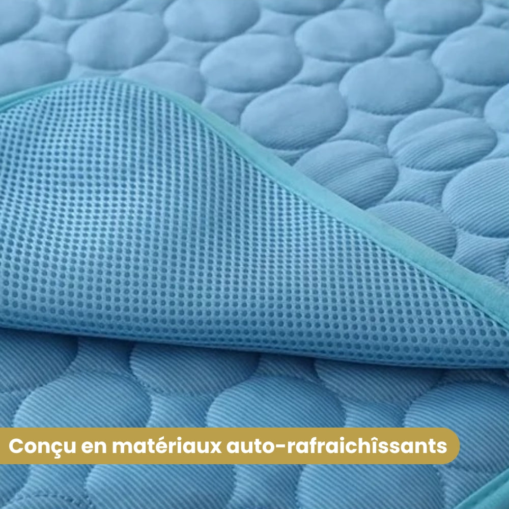 tapis-rafraichissant-pour-chien-impermeable-closeup